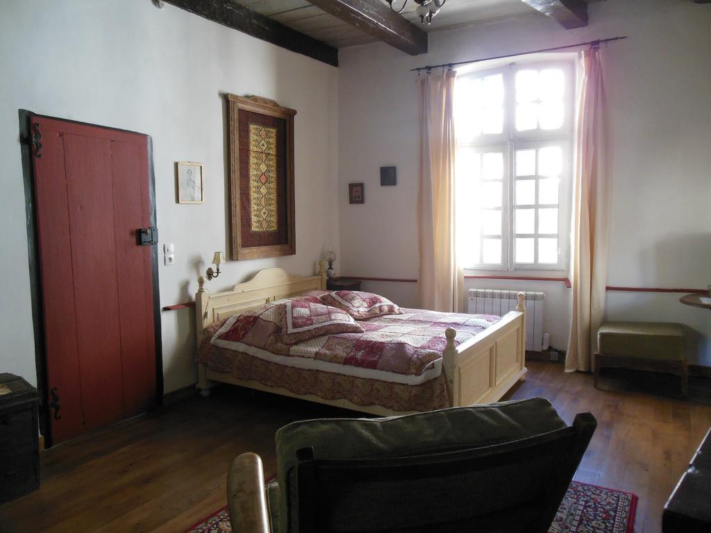 Auberge Lion D'Or Saint-Antonin Ruang foto