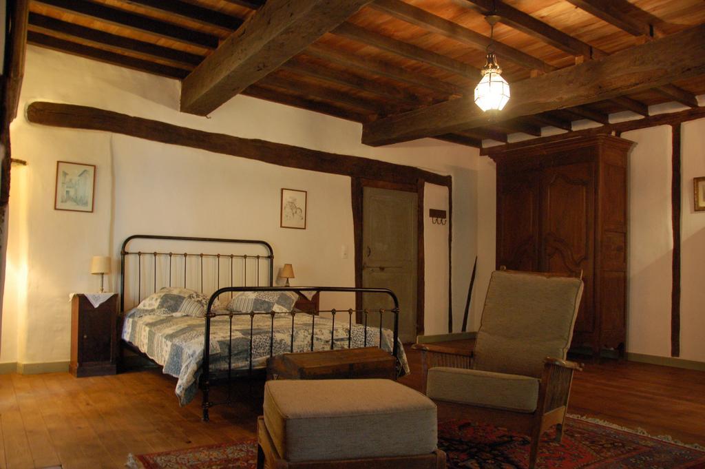 Auberge Lion D'Or Saint-Antonin Ruang foto