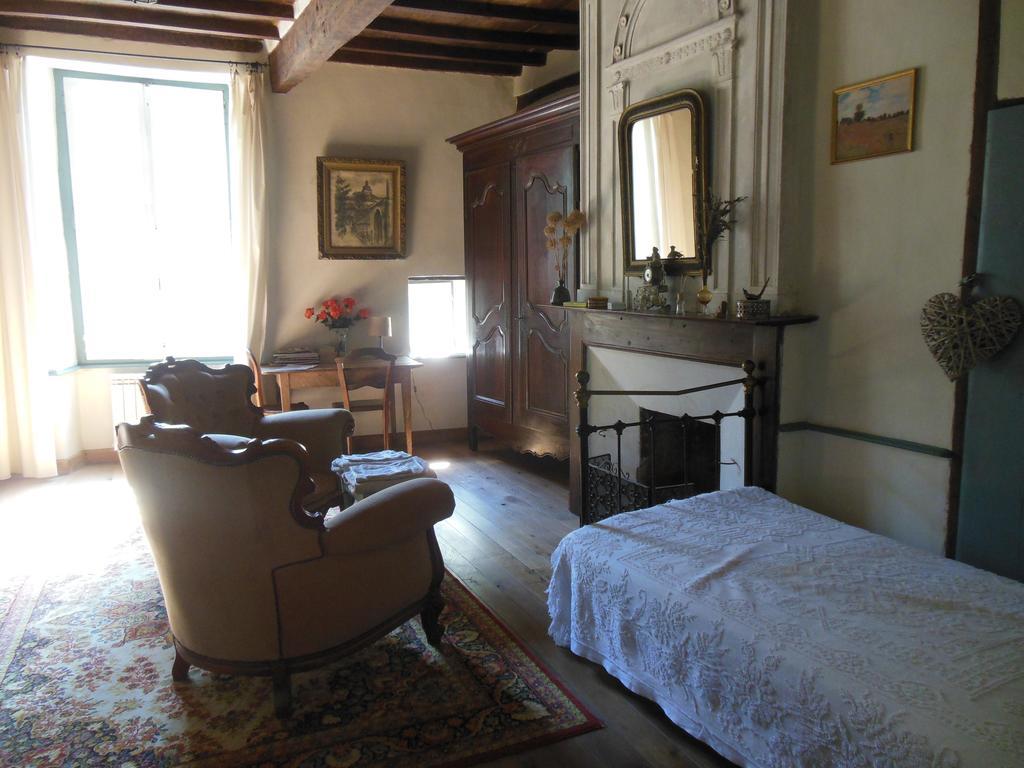 Auberge Lion D'Or Saint-Antonin Ruang foto