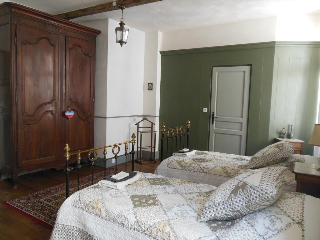 Auberge Lion D'Or Saint-Antonin Ruang foto