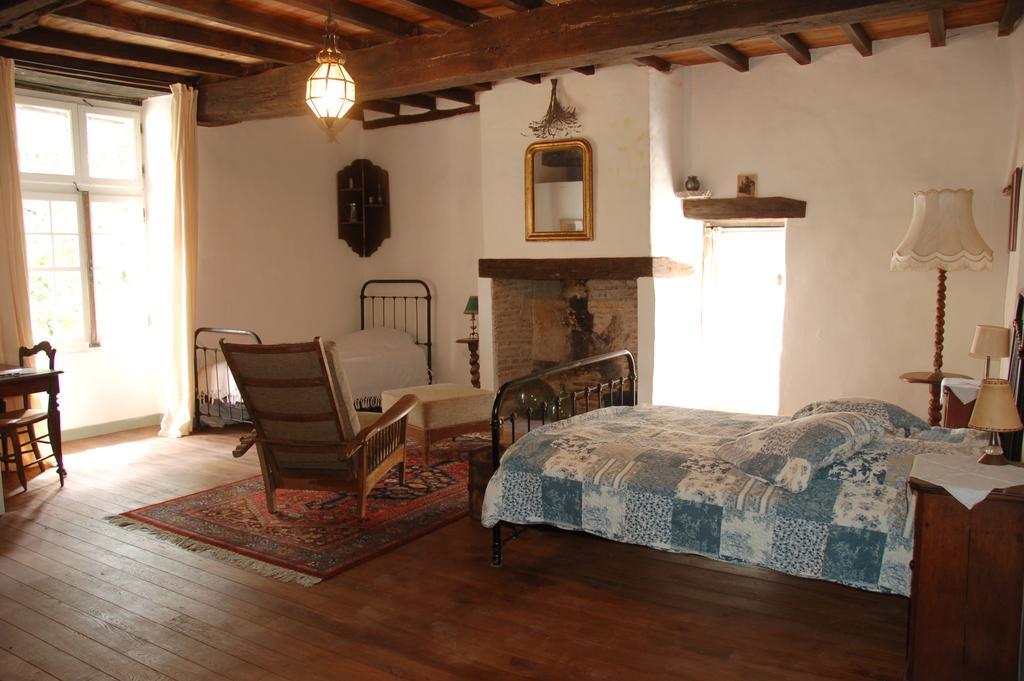 Auberge Lion D'Or Saint-Antonin Ruang foto