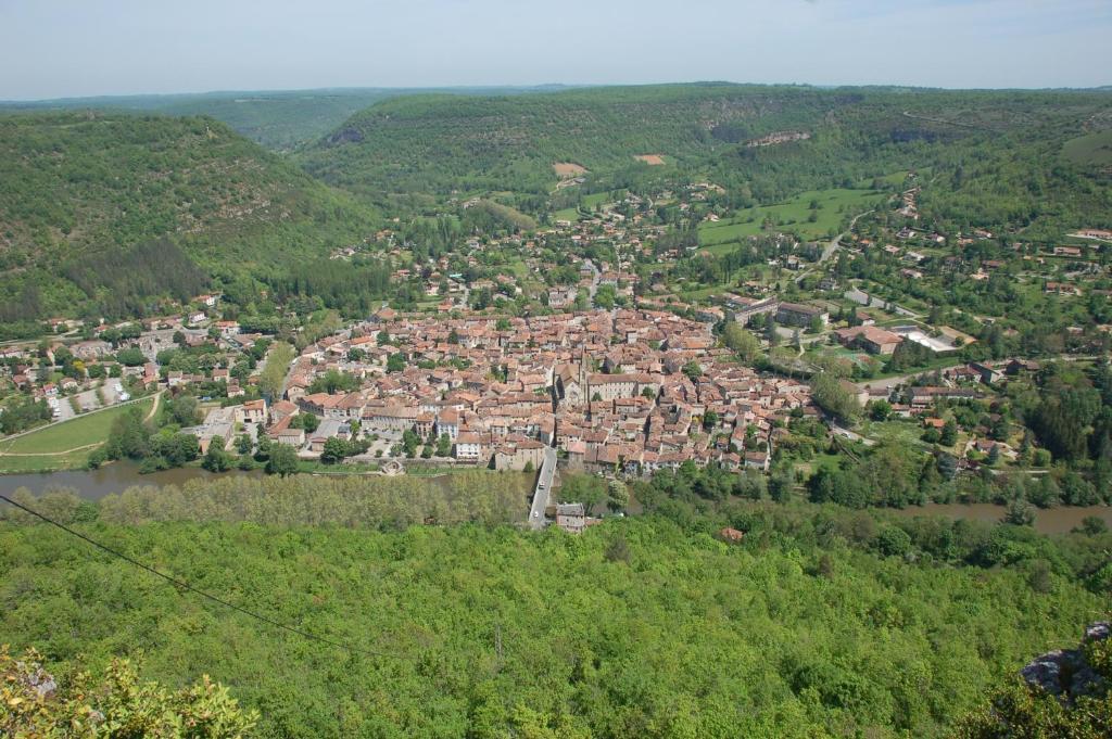Auberge Lion D'Or Saint-Antonin Ruang foto