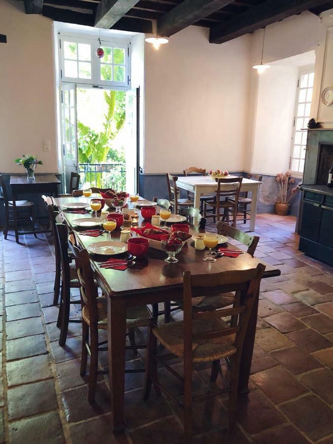 Auberge Lion D'Or Saint-Antonin Bagian luar foto