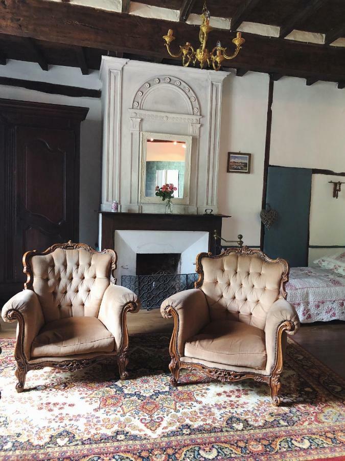 Auberge Lion D'Or Saint-Antonin Bagian luar foto
