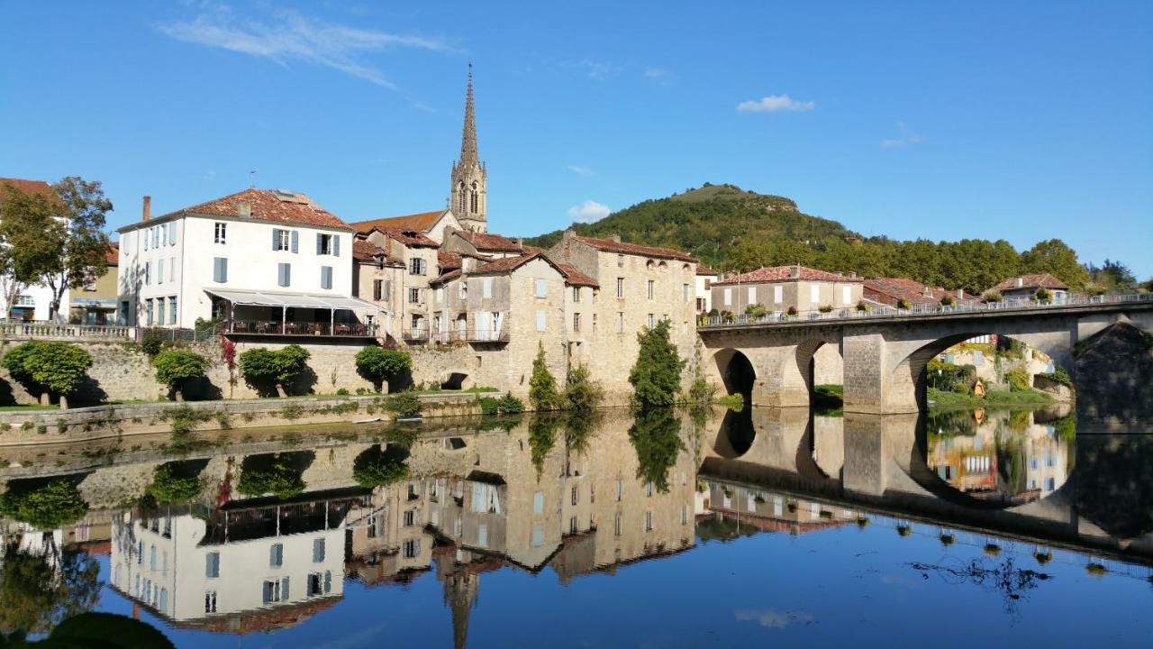 Auberge Lion D'Or Saint-Antonin Bagian luar foto